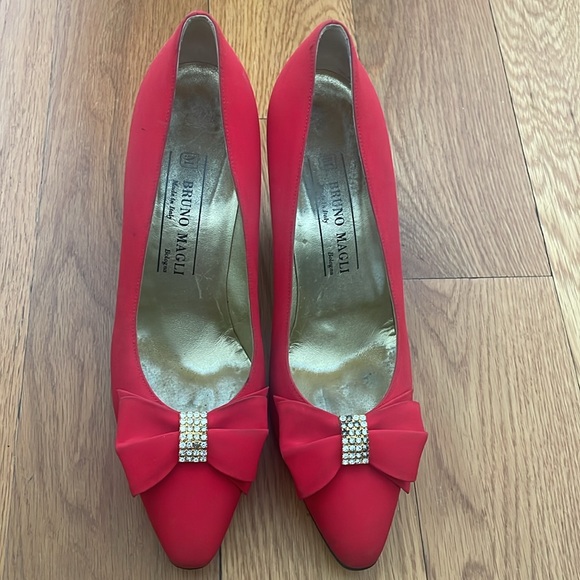 Bruno Magli Vintage Red Satin Pumps 8.5 - Picture 4 of 11